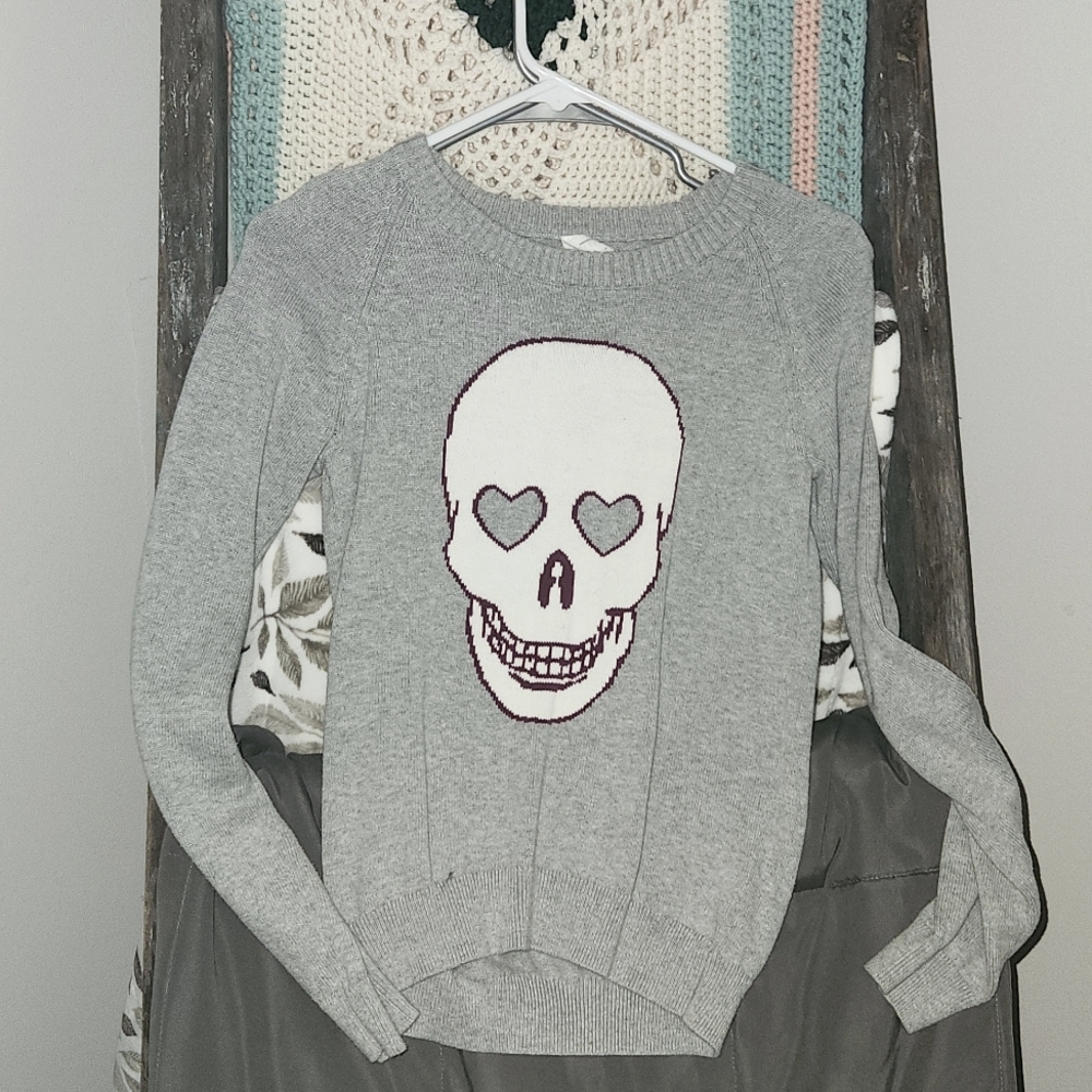 Skull sweater